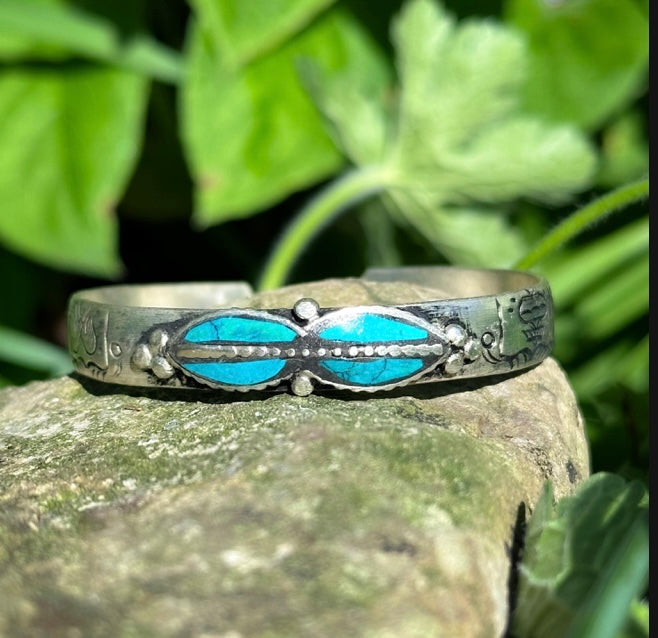 Handcrafted Buddhas eyes tibetan silver cuff