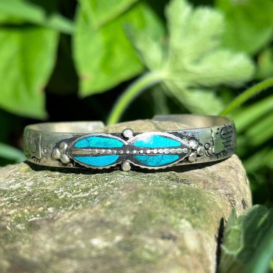 Handcrafted Buddhas eyes tibetan silver cuff