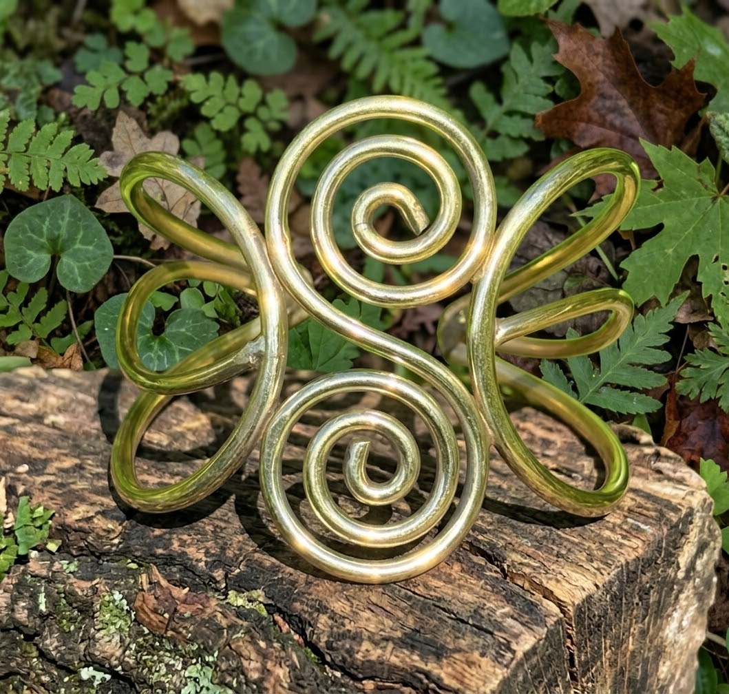 Handcrafted Swirl Brass Bangle