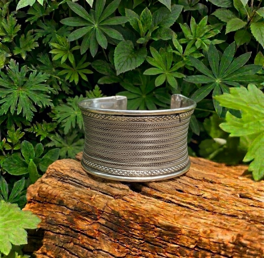 Handcrafted Silver alloy oxidised cuff.