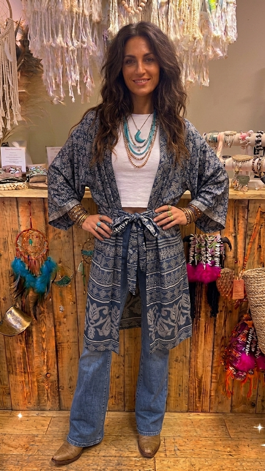 Celestia Recycled Sari Silk Kimono – Navy Blue Floral